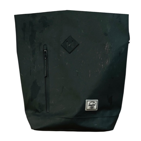 HERSCHEL SUPPLY CO. UNISEX ROLL TOP BACKPACK WEATHER RESISTANT - 22.5L BLACK